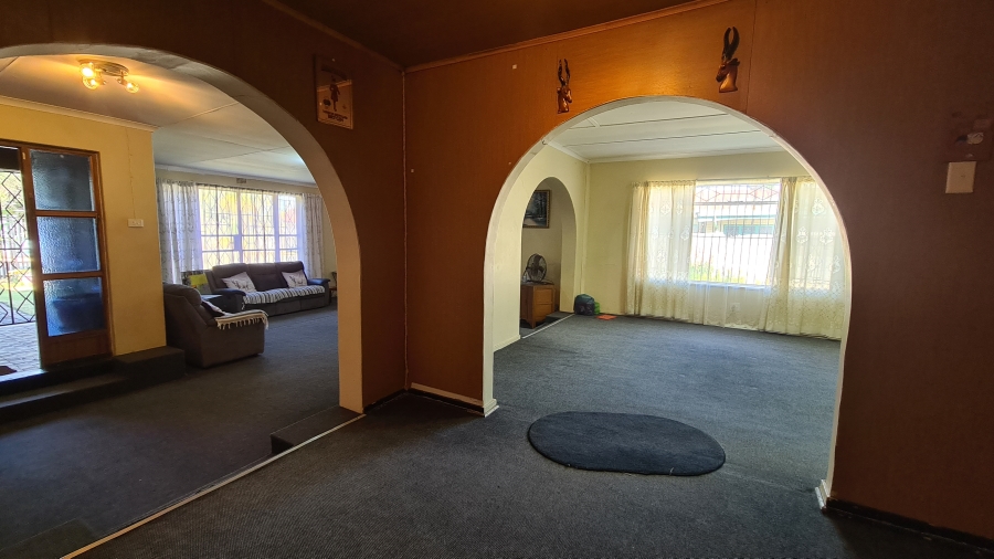 4 Bedroom Property for Sale in Naudeville Free State